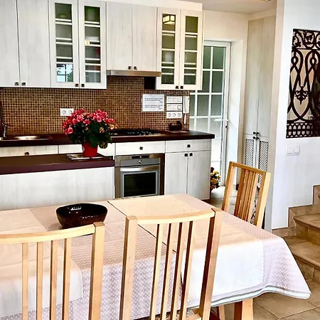 Casas Sobre El Mar En *
